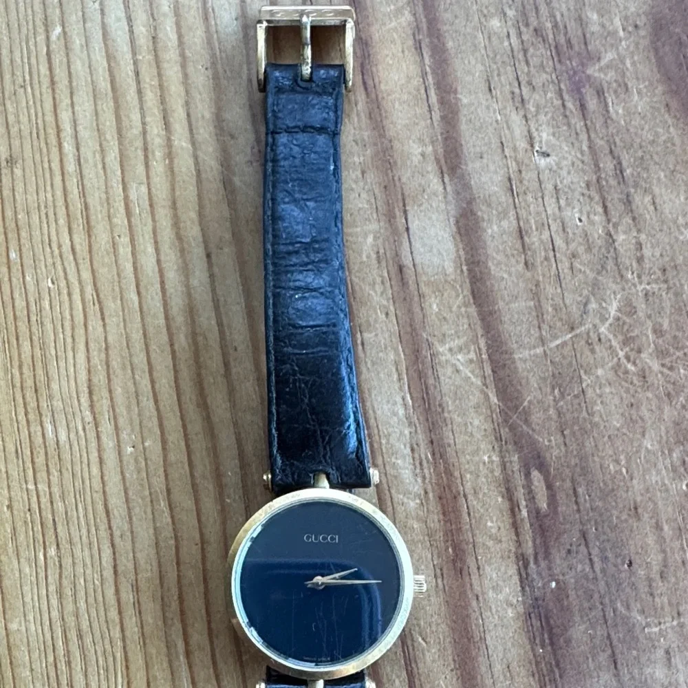 Gucci Men's Watch with Black Strap and Gold Accents - Picture 1 of 6